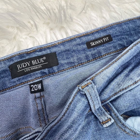 👖|•JUDY BLUE•| Skinny Fit Distressed Plus Size Jeans Size 20W👖 - Picture 7 of 8